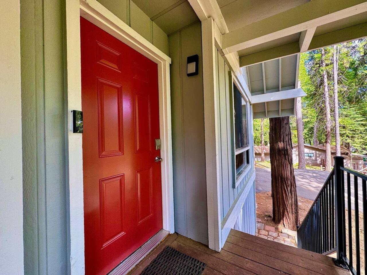 Cabin In The Trees-Game Room Pollock Pines Экстерьер фото