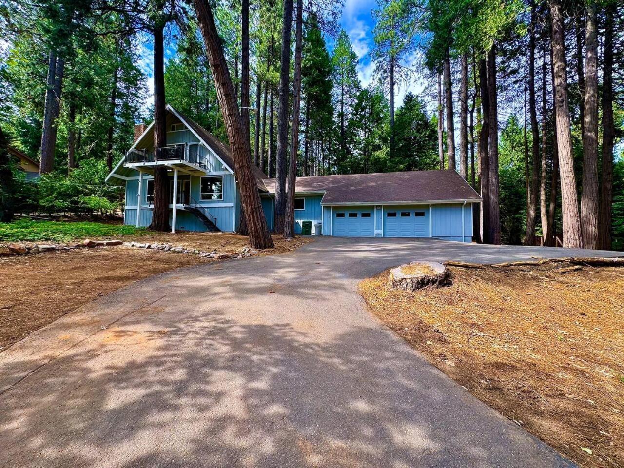Cabin In The Trees-Game Room Pollock Pines Экстерьер фото