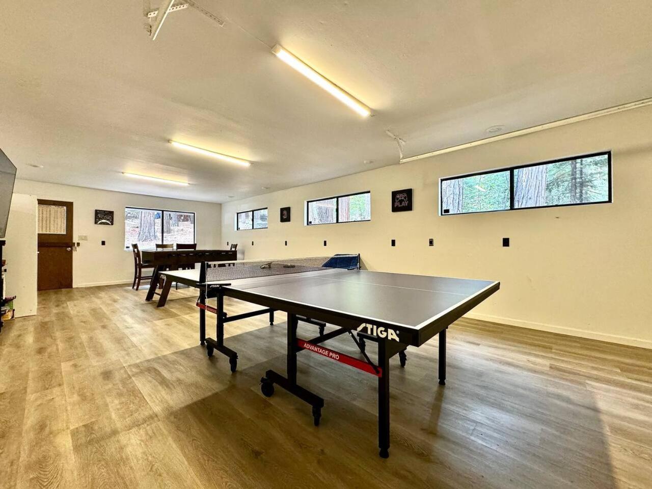 Cabin In The Trees-Game Room Pollock Pines Экстерьер фото